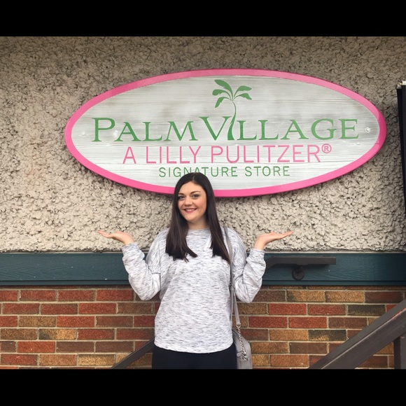 Meet your Posher, Abigail - Picture 2 of 4